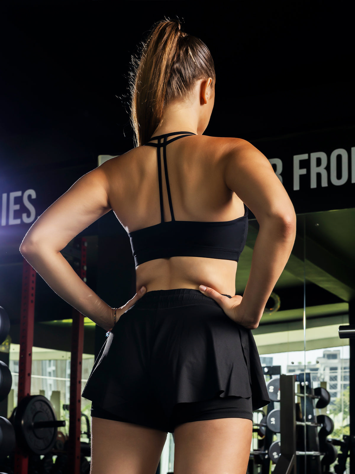 Super Sculpt T-Back Sports Bra - Black