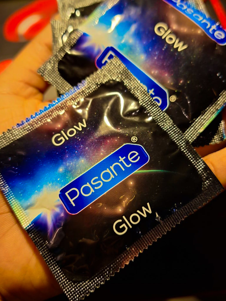 One Condom Glow In Glow in the Dark Condom | MIDNIGHTDIVAS ️COM